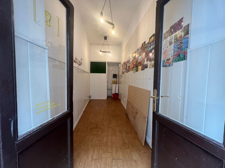 Calle de Abades, Madrid, Madrid à vendre - Photo de l’immeuble – Image 2 sur 5