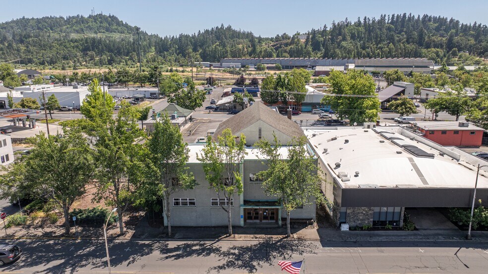 765 A St, Springfield, OR à vendre - Photo de l’immeuble – Image 3 sur 8