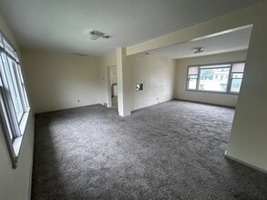 2345 N Murray Ave, Milwaukee, WI à louer Photo intérieure– Image 1 sur 10