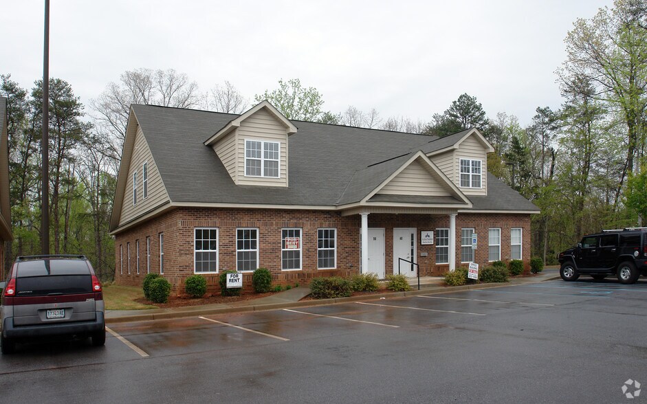 48 Saint Mark Rd, Taylors, SC à vendre - Photo de l’immeuble – Image 2 sur 12