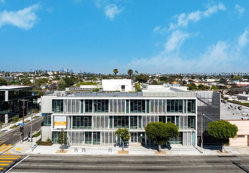 3000 Crenshaw Blvd, Los Angeles, CA à louer - Photo de l’immeuble – Image 1 sur 5