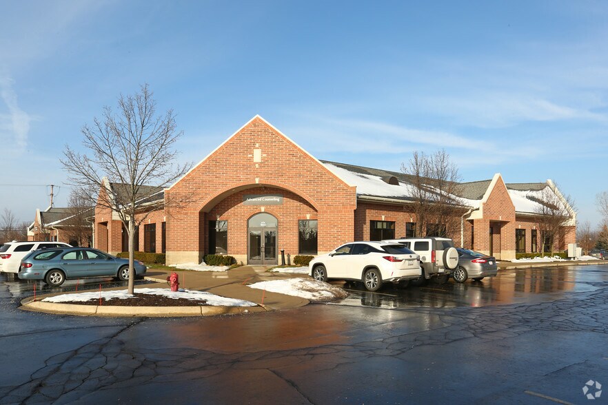 5958 N Canton Center Rd, Canton Township, MI à louer - Photo principale – Image 1 sur 17