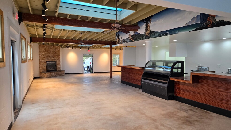 126 N Catalina Ave, Redondo Beach, CA à louer - Photo intérieure – Image 2 sur 6