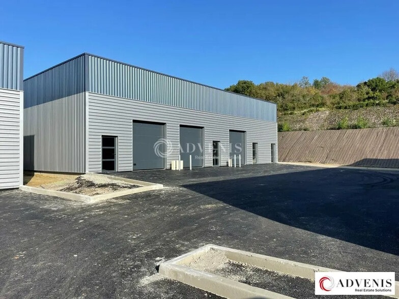 Local d'activités dans Bassens à vendre - Photo de l’immeuble – Image 2 sur 9