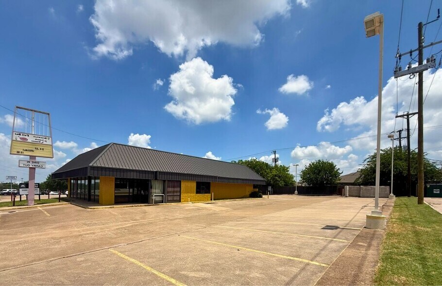 510 S Cherry Ln, Fort Worth, TX à louer - Photo de l’immeuble – Image 3 sur 4