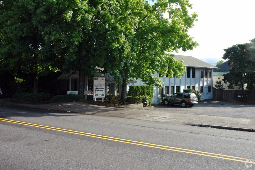 4242 SE Milwaukie Ave, Portland, OR à louer - Photo de l’immeuble – Image 3 sur 18