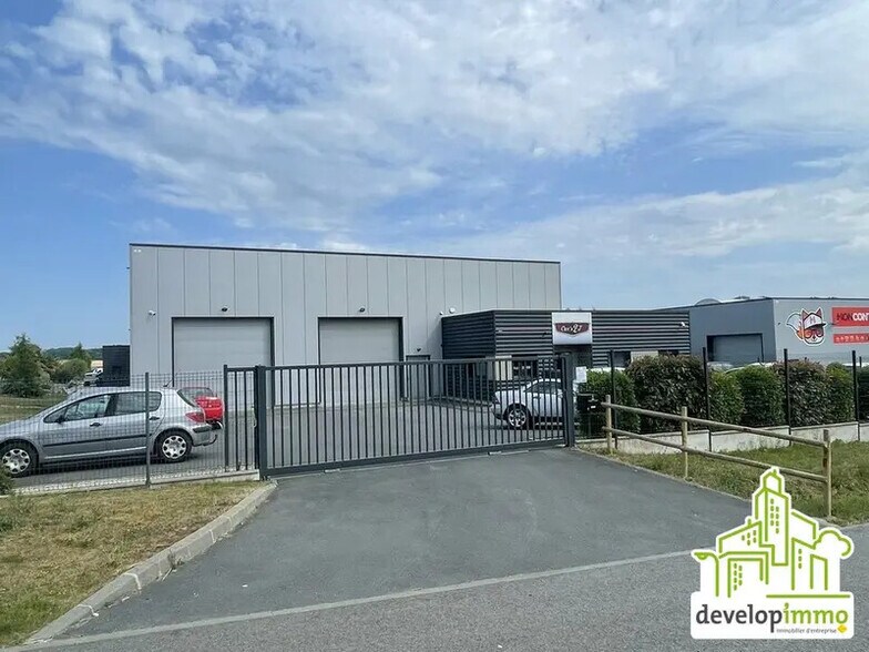 Local d’activités dans Ranville à louer - Photo de l’immeuble – Image 2 sur 10