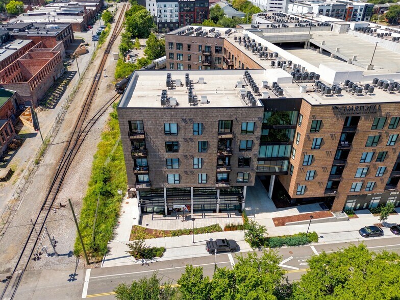 801 12th Ave N, Nashville, TN à louer - Photo de l’immeuble – Image 3 sur 21