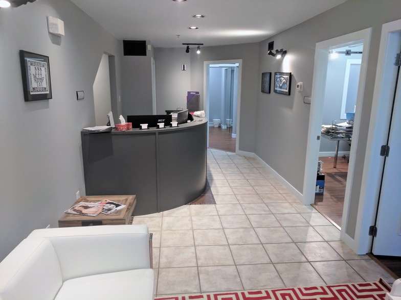 10046-10086 164 St NW, Edmonton, AB à vendre - Photo de l’immeuble – Image 3 sur 6