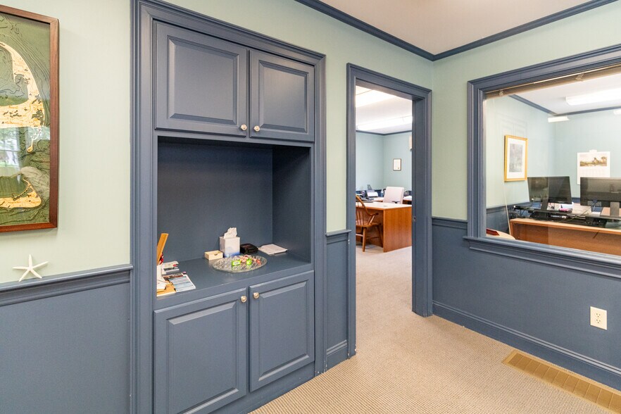 697 Main St, Chatham, MA à vendre - Photo intérieure – Image 2 sur 47