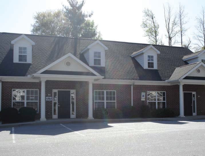 213 E Butler Rd, Mauldin, SC à louer - Photo principale – Image 1 sur 7