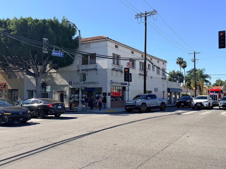 251 N Larchmont Blvd, Los Angeles, CA à louer - Photo de l’immeuble – Image 2 sur 3