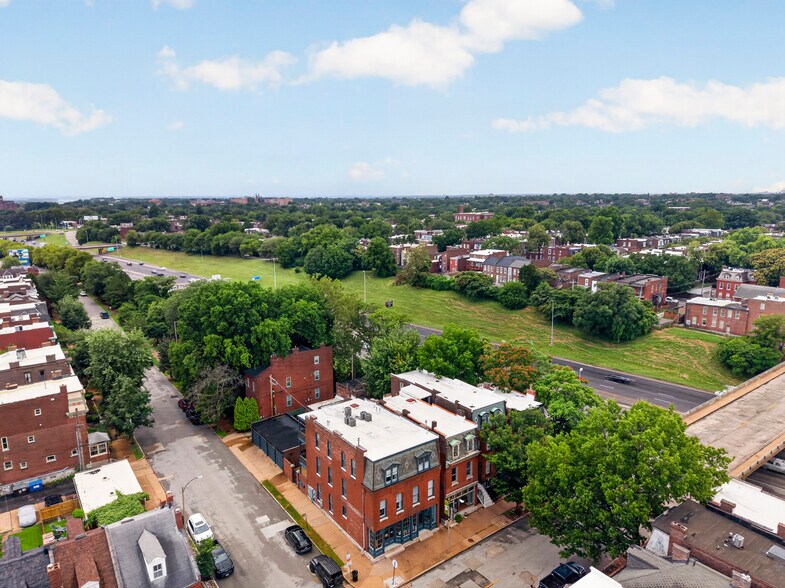 1304 Sidney St, Saint Louis, MO à vendre - Photo de l’immeuble – Image 2 sur 10