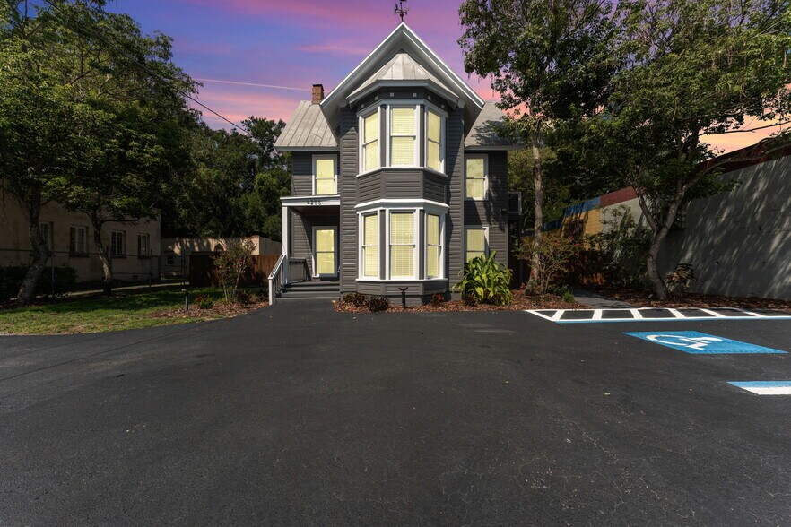 4206 N Nebraska Ave, Tampa, FL à vendre - Photo de l’immeuble – Image 1 sur 33