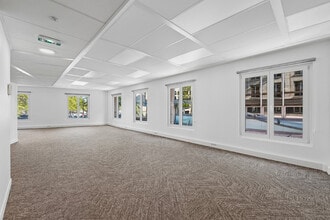 82 Avenue Marceau, Paris à louer Photo intérieure– Image 2 sur 13