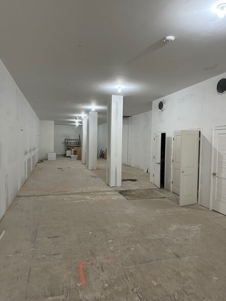 106 W Lexington St, Baltimore, MD à louer - Photo intérieure – Image 3 sur 7