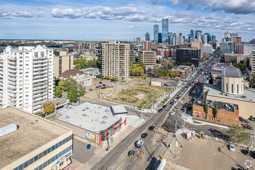 10104 114 St NW, Edmonton, AB à louer - Photo du quartier – Image 3 sur 4