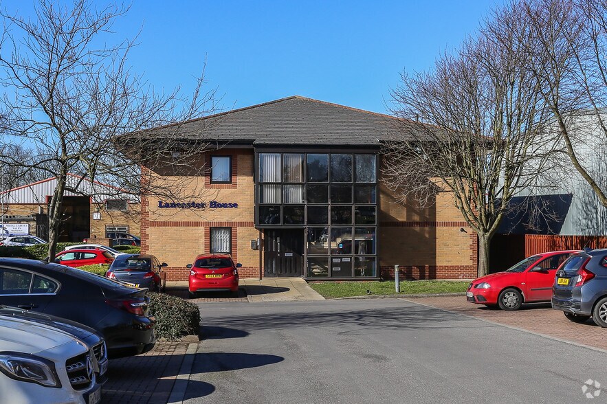 16 Moorfield Clos, Yeadon à louer - Photo de l’immeuble – Image 3 sur 3