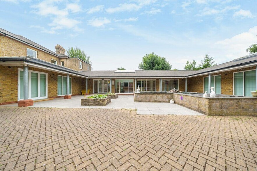 98 Saint Peters Way, Hayes à vendre - Photo de l’immeuble – Image 2 sur 20