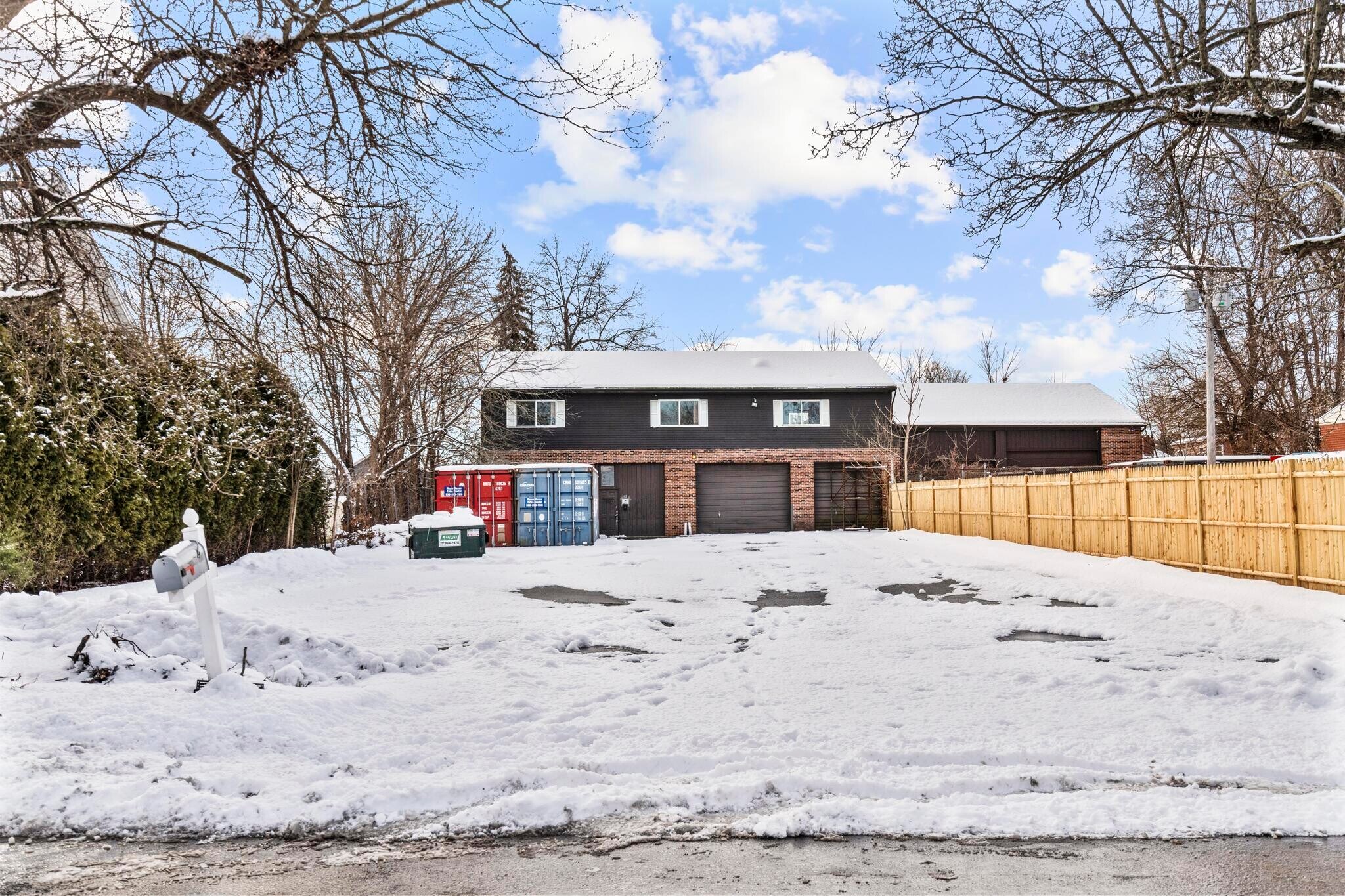 62 Newton Ave, Plainville, CT à louer Photo principale– Image 1 sur 22