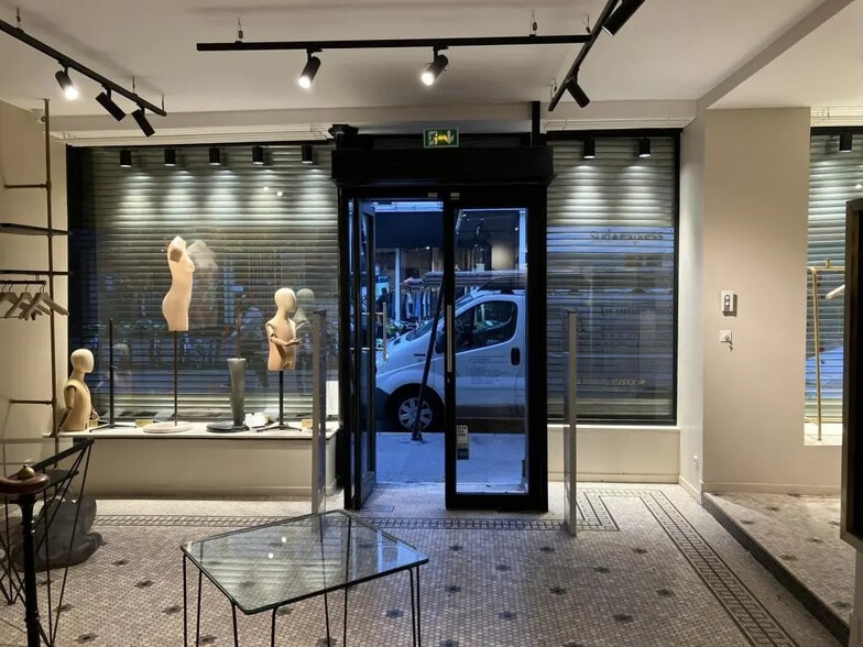 6-8 Rue De Charonne, Paris à louer - Photo de l’immeuble – Image 3 sur 6