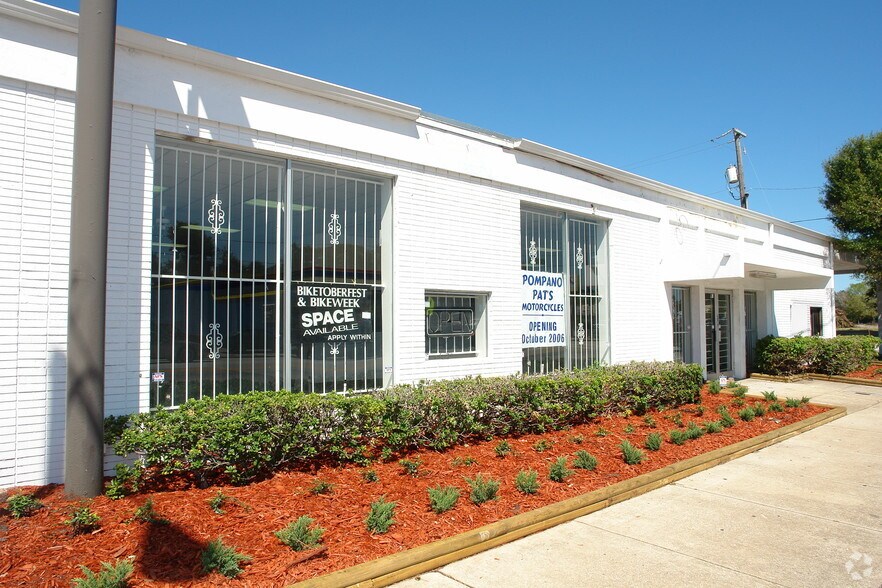 910 W International Speedway Blvd, Daytona Beach, FL à vendre - Photo principale – Image 1 sur 23
