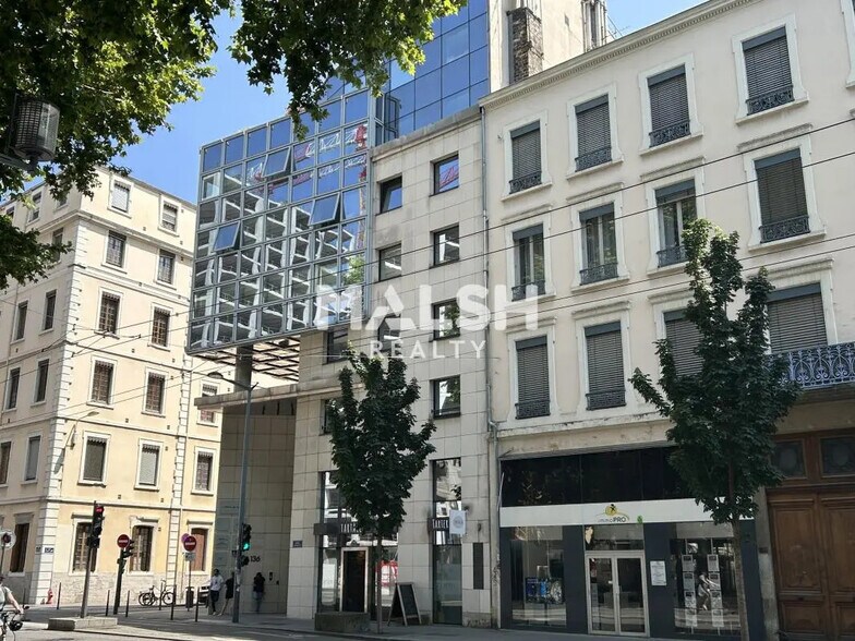 Bureau dans Lyon à louer - Photo de l’immeuble – Image 3 sur 12