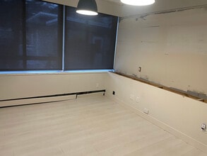 15240 Thrift Av, White Rock, BC à louer Photo intérieure– Image 1 sur 10