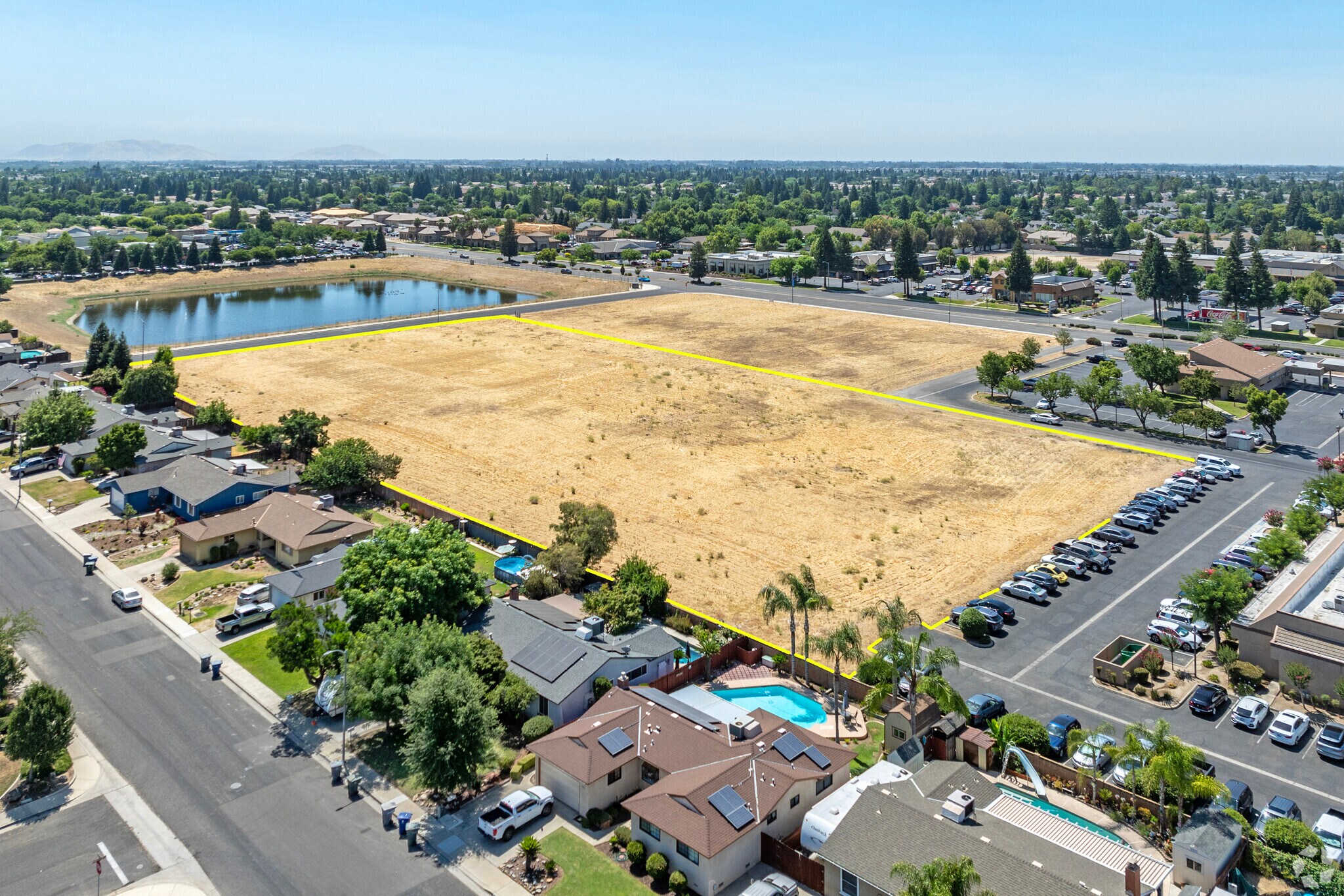 1859 Shaw Ave, Clovis, CA à vendre Aérien– Image 1 sur 12