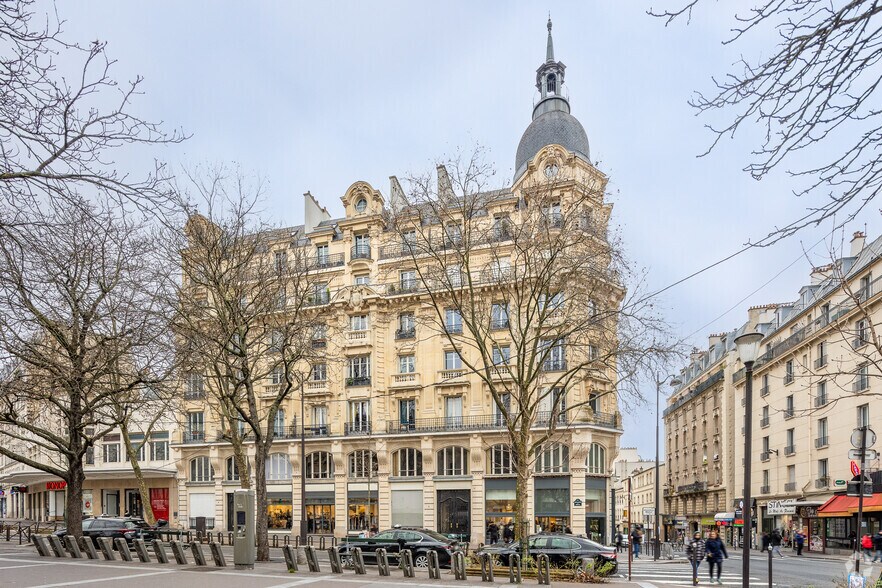 215 Rue De Charenton, Paris à vendre - Photo de l’immeuble – Image 3 sur 8