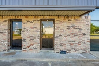 138 N Wilson St, Burleson, TX à louer Photo intérieure– Image 2 sur 4