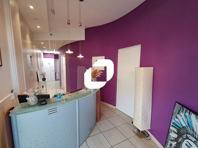 Plus de détails pour Local commercial à vendre
