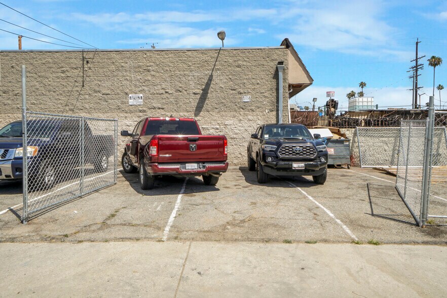 Anaheim St, Wilmington, CA à vendre - Photo de l’immeuble – Image 3 sur 6