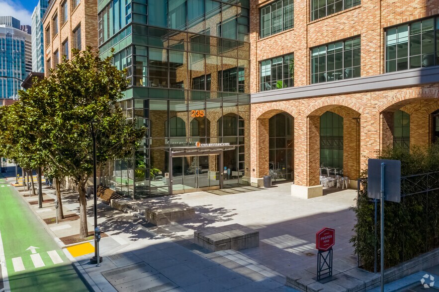 235 2nd St, San Francisco, CA à louer - Photo de l’immeuble – Image 3 sur 10