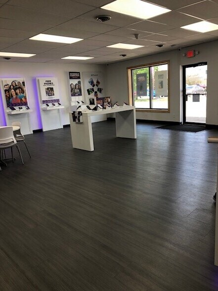 3720 S Calhoun St, Fort Wayne, IN à louer - Photo de l’immeuble – Image 2 sur 4