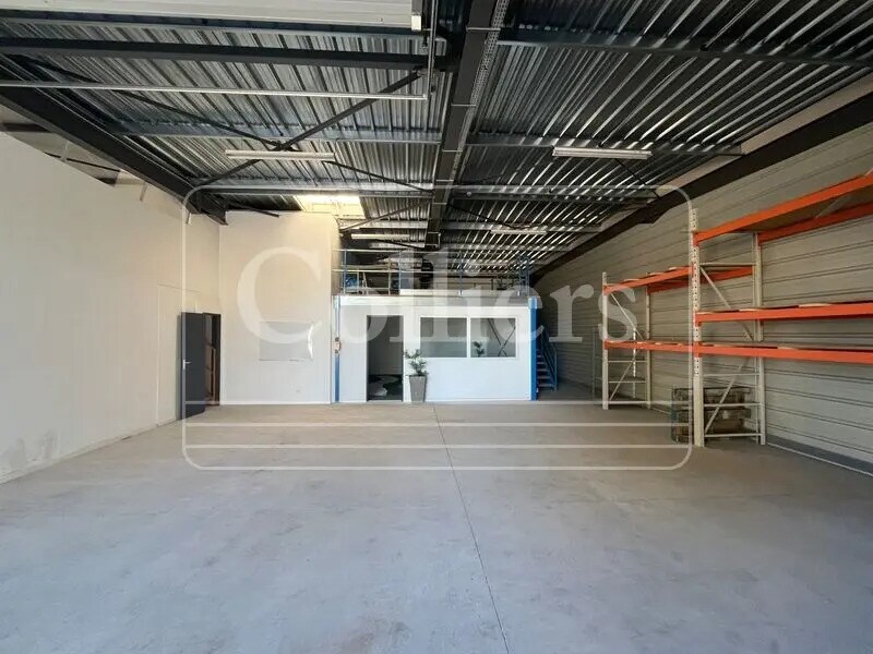 Local d’activités dans Roquefort-la-Bédoule à louer Photo de l’immeuble– Image 1 sur 7