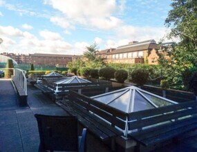 1 Palliser Rd, Londres à louer Photo intérieure– Image 2 sur 4