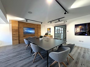 Allied Way, Londres à louer Photo intérieure– Image 2 sur 8