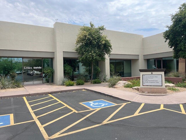 17767 N Perimeter Dr, Scottsdale, AZ à louer - Photo de l’immeuble – Image 2 sur 5