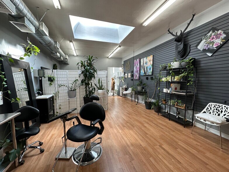 9934-9936 Commerce Ave, Tujunga, CA à louer - Photo intérieure – Image 2 sur 8