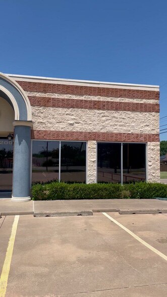 4102 Old Jacksboro Hwy, Wichita Falls, TX à louer - Vidéo sur l’annonce professionnelle – Image 2 sur 17