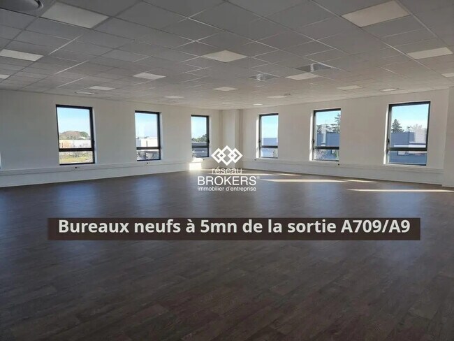 Plus de détails pour Bureau à louer