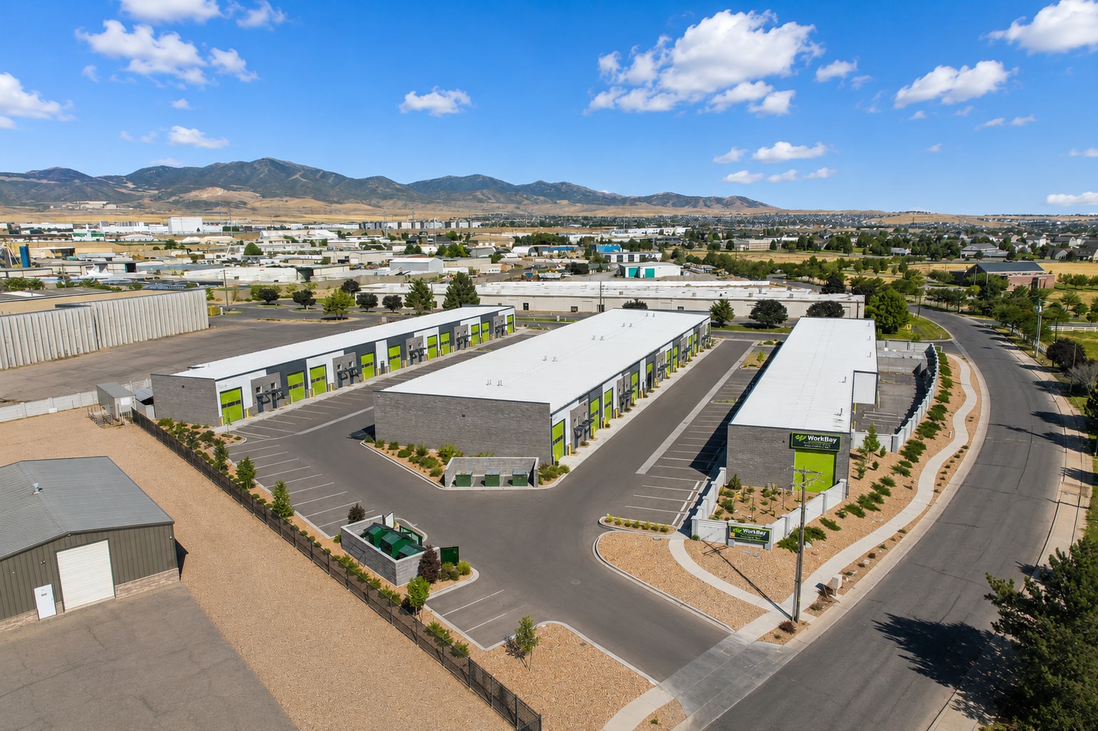 9456 S Bagley Park Rd, West Jordan, UT à louer Photo de l’immeuble– Image 1 sur 8