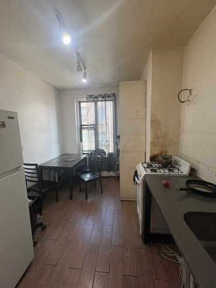 171 E 111th St, New York, NY à vendre - Photo de l’immeuble – Image 2 sur 31