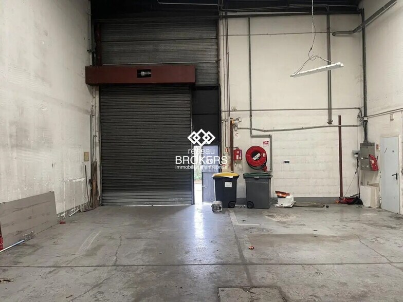 Industriel/Logistique dans Fontenay-sous-Bois à louer - Photo de l’immeuble – Image 1 sur 8