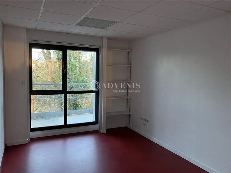 Bureau dans Bourges à louer - Photo de l’immeuble – Image 3 sur 5