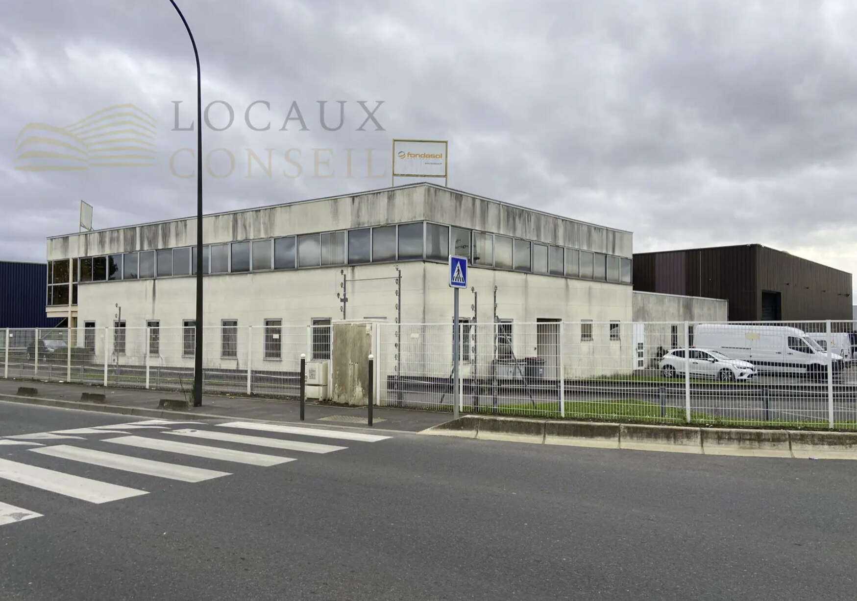 Industriel/Logistique dans Argenteuil à vendre Photo principale– Image 1 sur 9