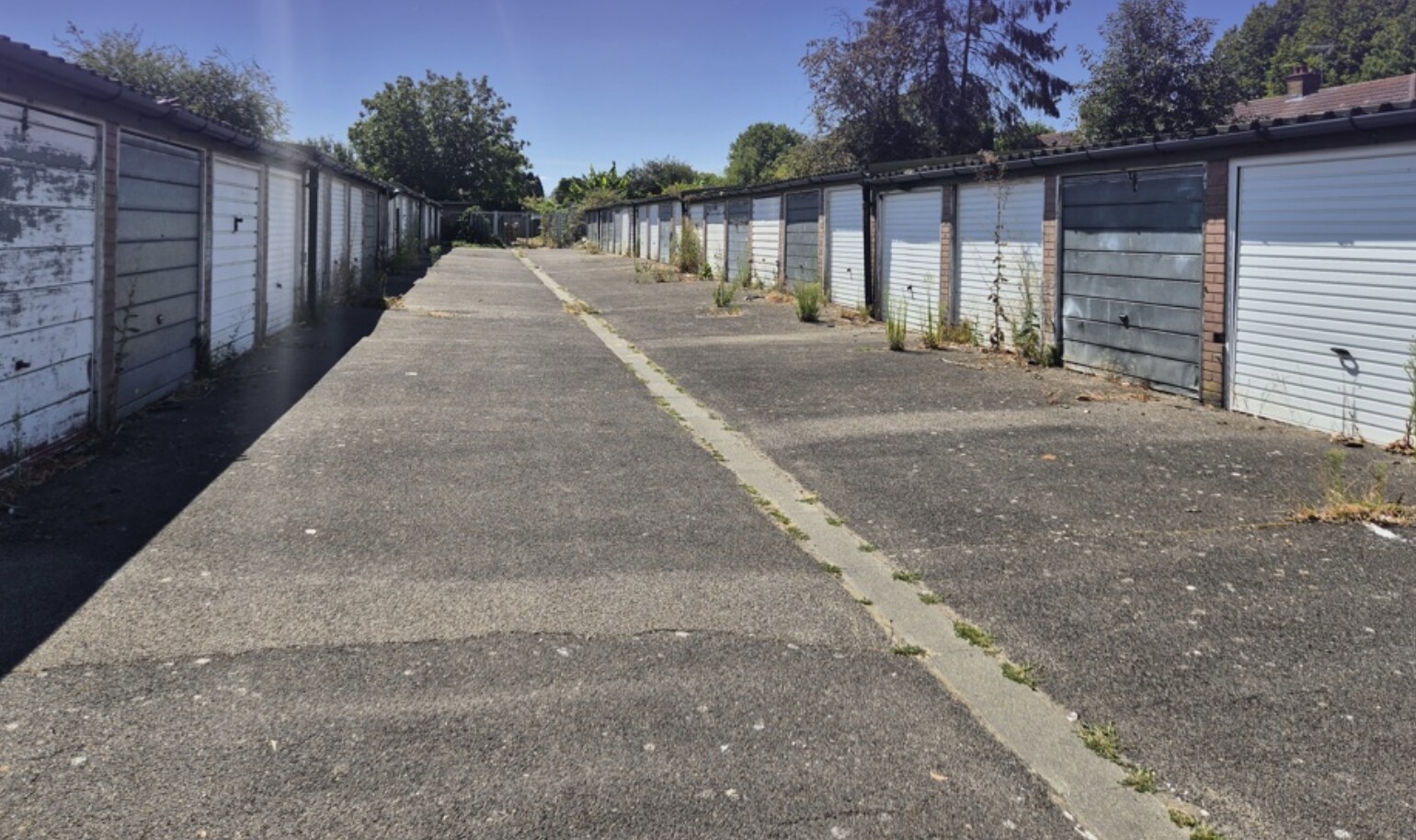Lot of 160 Garages portefeuille de 3 biens à vendre sur LoopNet.fr Photo de l’immeuble– Image 1 sur 3