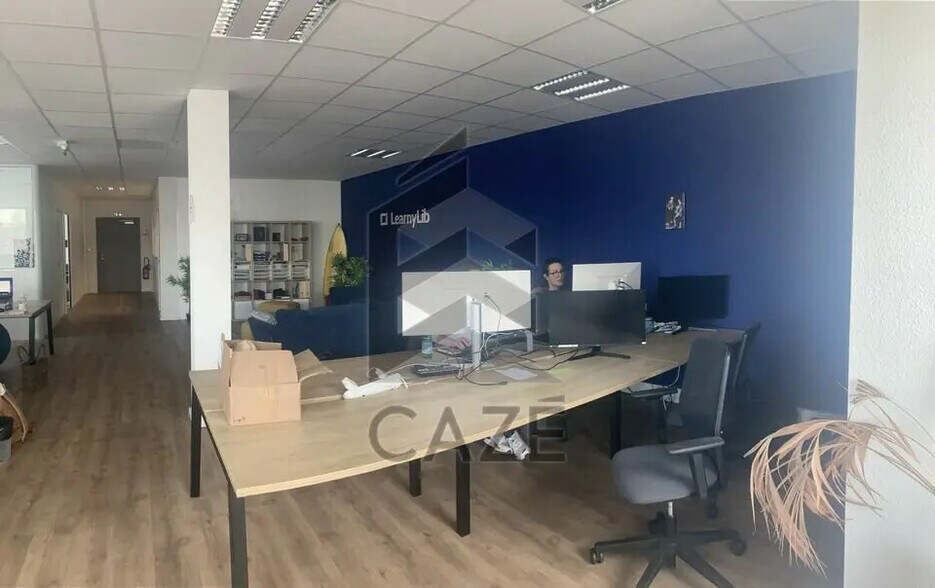Bureau dans Pessac à louer - Photo de l’immeuble – Image 2 sur 25