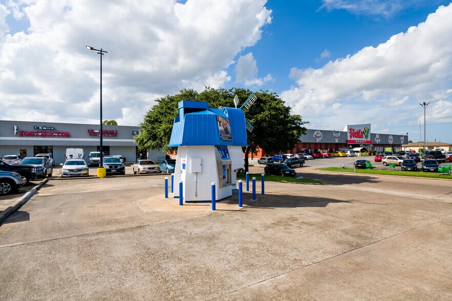 800-900 S Wayside Dr, Houston, TX à louer - Photo de l’immeuble – Image 2 sur 4